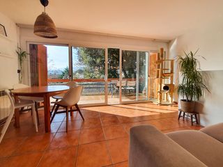 Casa aparellada  Carrer de la tordera. Casa, sol y jardin!!!