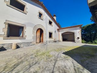 Chalet  Carrer la tordera. Masia  con grandes vistas