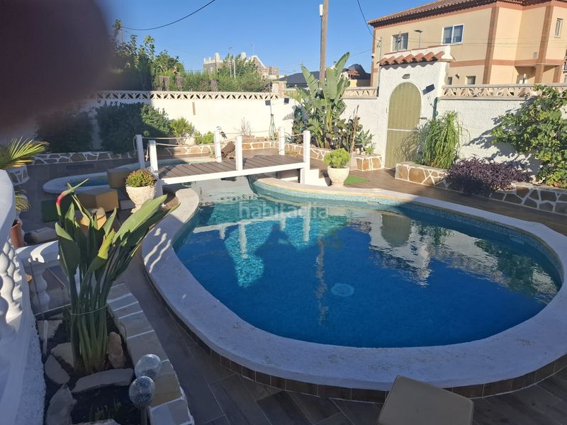 Foto 1fa6fba7-5586-4307-86f6-4d0b1a28ff52. Xalet amb aparcament piscina a Centre Miami Platja