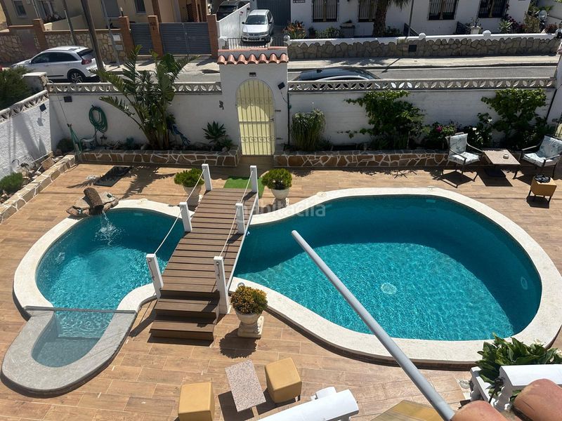 Foto 9239d800-3246-4e3b-8f53-79535504a7ab. Xalet amb aparcament piscina a Centre Miami Platja