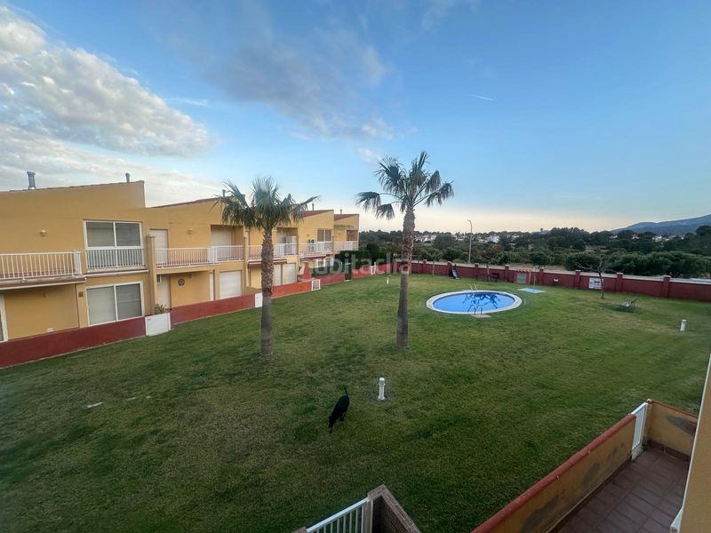 Foto e1ec694e-cc22-45dd-bd1f-4b8c071dfdef. Casa adossada amb aparcament piscina a Centre Miami Platja