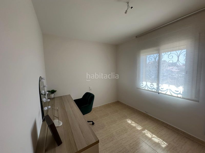 Foto a4e271a6-d347-473f-a8bd-a29b355d797c. Casa adossada amb aparcament piscina a Centre Miami Platja