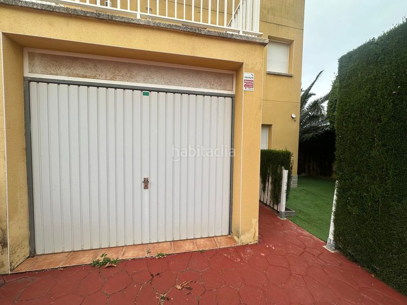 Foto 8ceb5a28-ba92-473a-9087-1f3cf0b13027. Casa adossada amb aparcament piscina a Centre Miami Platja
