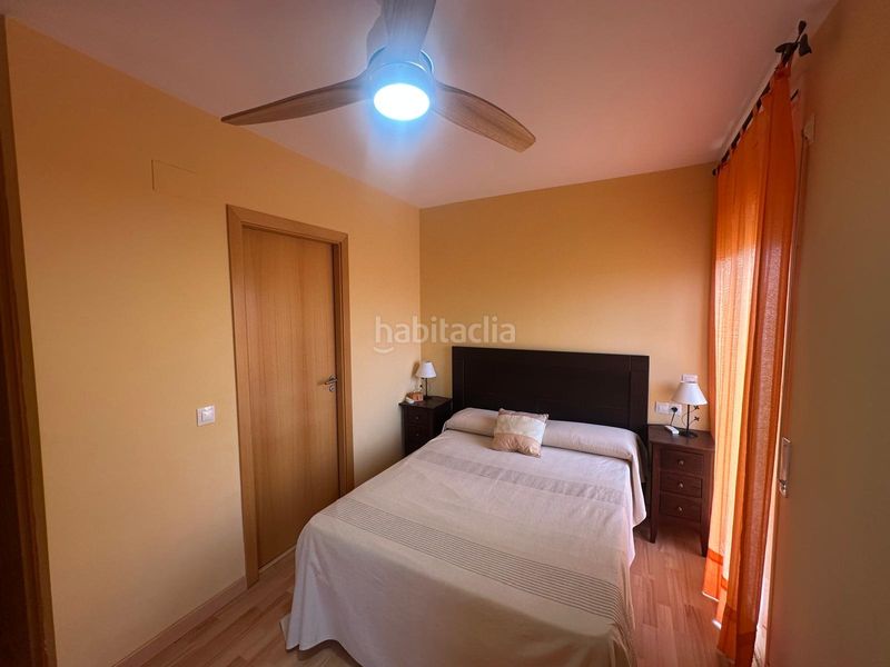 Foto daf3eabf-3d9e-4e96-9486-87d8f2e7defd. Casa adossada amb aparcament piscina a Centre Miami Platja