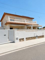 Maison jumel�e dans Centre. Pareado amplio y luminoso en miami playa!!