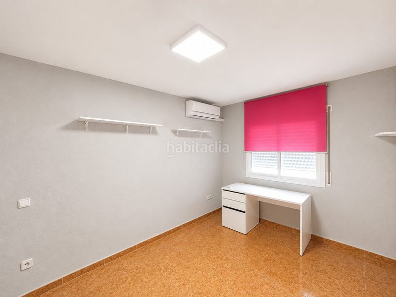 Foto a6ef7e97-04e7-4b09-8cf1-cf5d035ba27a. Casa adossada amb aparcament a Centre Miami Platja