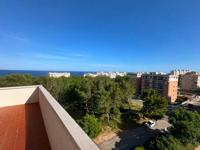 Foto 0a123710-cc38-40ef-a0a2-57be68e090dc. Àtic amb piscina a Passeig Marítim Miami Platja