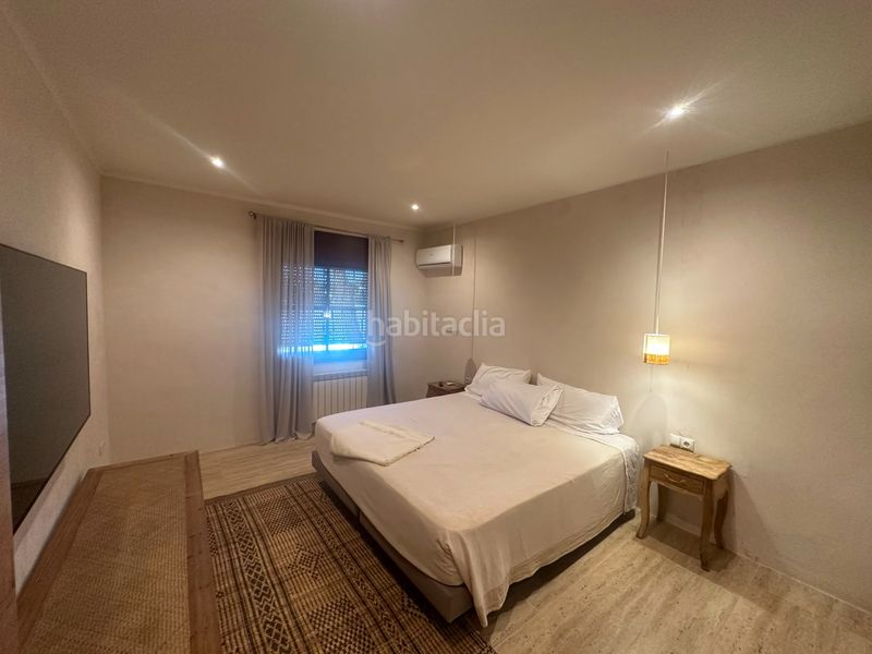 Foto ca235f94-d9bd-4a74-906f-b6b5c5e569f3. Xalet amb xemeneia calefacció aparcament piscina a Miami Platja
