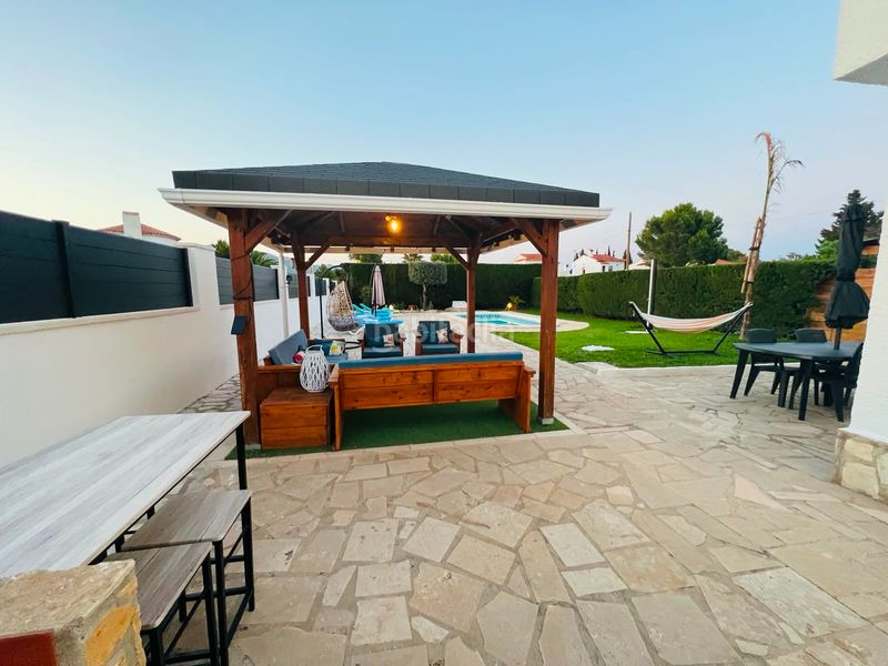 Foto 4aa2821d-9494-45f6-be1c-856d54273140. Casa amb xemeneia aparcament piscina a Les Tres Cales Ametlla de Mar (L´)