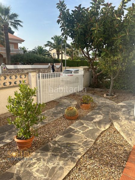 Foto a0da4e32-b955-42ac-b77d-37b23dca3ccf. Xalet amb calefacció aparcament piscina a Centre Miami Platja