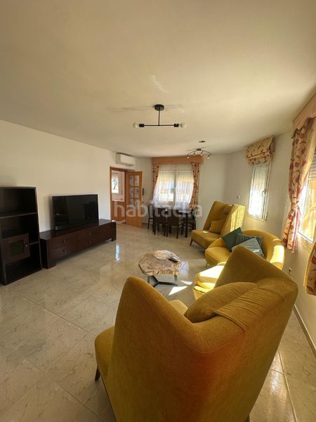 Foto e2be9fcb-a334-45f2-8f85-a2c48043a202. Casa adossada amb aparcament piscina a Centre Miami Platja