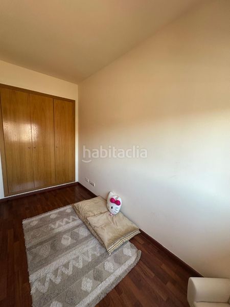 Foto 1db006f8-c5f2-4ac7-9b12-908df36e0724. Casa aparellada amb aparcament piscina a Centre Miami Platja