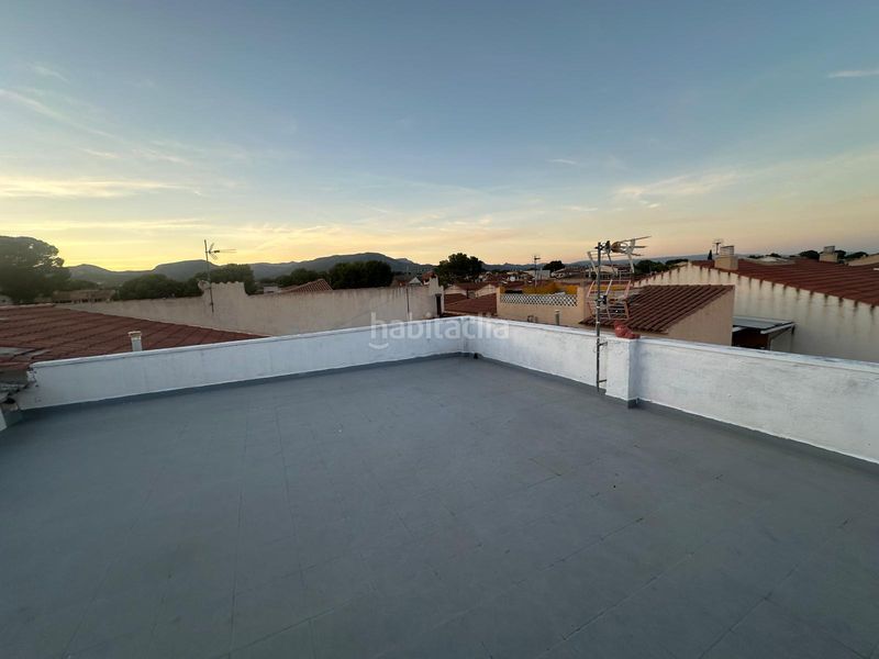 Foto a6461ba7-1fe9-4e1d-afdf-c8918522598b. Chalet ¡casa espectacular en pleno centro de miami playa! 268 m², máxima versatilidad y un solárium enorme en Miami Platja