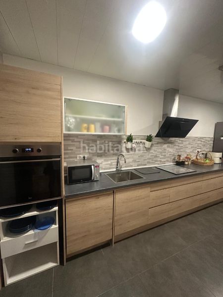 Foto dee6eb0a-2643-46a7-aadf-c1ed4d018877. Chalet ¡casa espectacular en pleno centro de miami playa! 268 m², máxima versatilidad y un solárium enorme en Miami Platja
