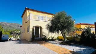 Reihenhaus in Vandell�s i l�Hospitalet de l�Infant. Pareado amplio y luminoso en vanessa park!!