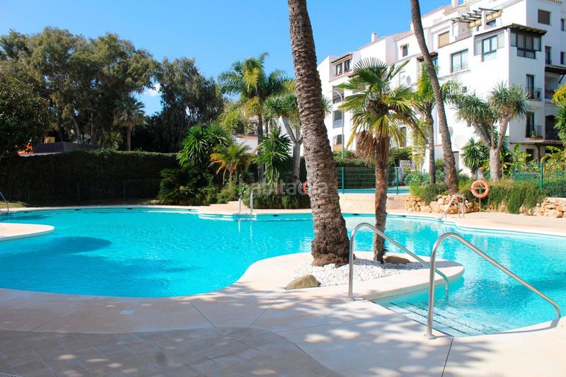 Foto c6f2d5c8-5981-4711-9373-3c05a406e083. Àtic amb calefacció aparcament piscina a Puerto Banús Marbella