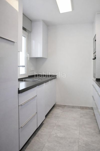 Foto d1a20db1-6b55-4143-a75f-df383bd59166. Àtic amb calefacció aparcament piscina a Puerto Banús Marbella
