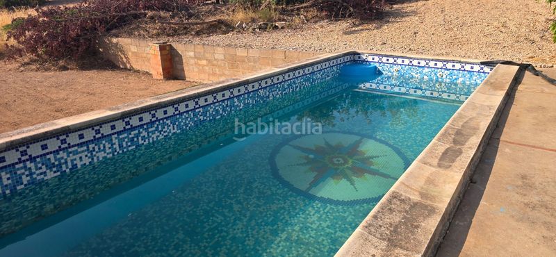 Foto b20a0596-d2b3-4dd9-abf2-1b54d9369667. Xalet amb piscina a Casinos