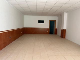 Business premise in Casco Antiguo. Local comercial con muchas posibilidades