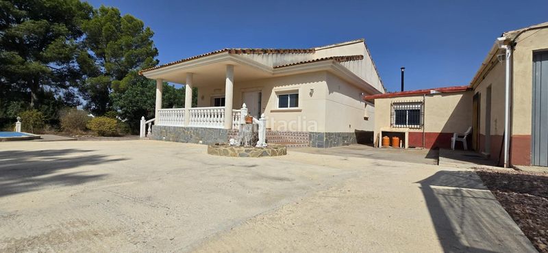 Foto f3189b89-9ac7-4a53-bb1c-8dfee85dc27d. Xalet amb piscina a Olocau