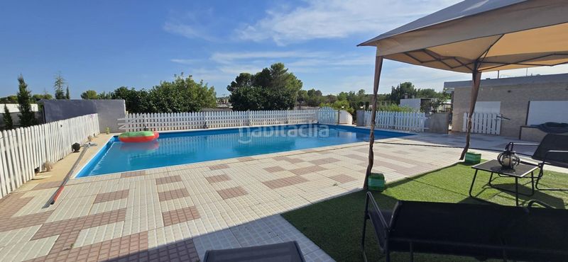 Foto 3faa594a-a4a8-4520-b930-650824238434. Xalet amb piscina a Vilamarxant
