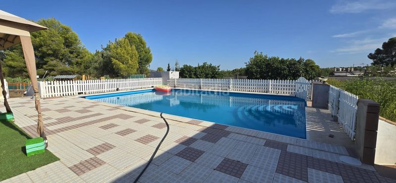 Foto b51b5dbd-e6a6-4274-b9ad-02129008fe49. Xalet amb piscina a Vilamarxant