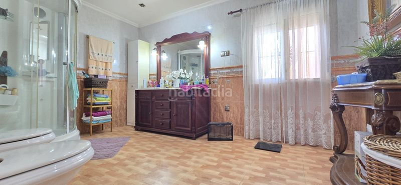Foto f78a4fee-6809-4079-b1e4-2547ea1f59d5. Xalet amb piscina a Vilamarxant