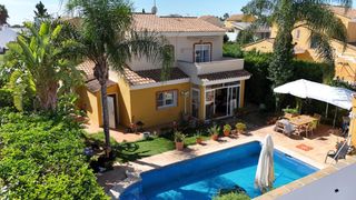 Xalet a Urbanizaciones. Chalet en venta lliria en urbanización vall de lliria.