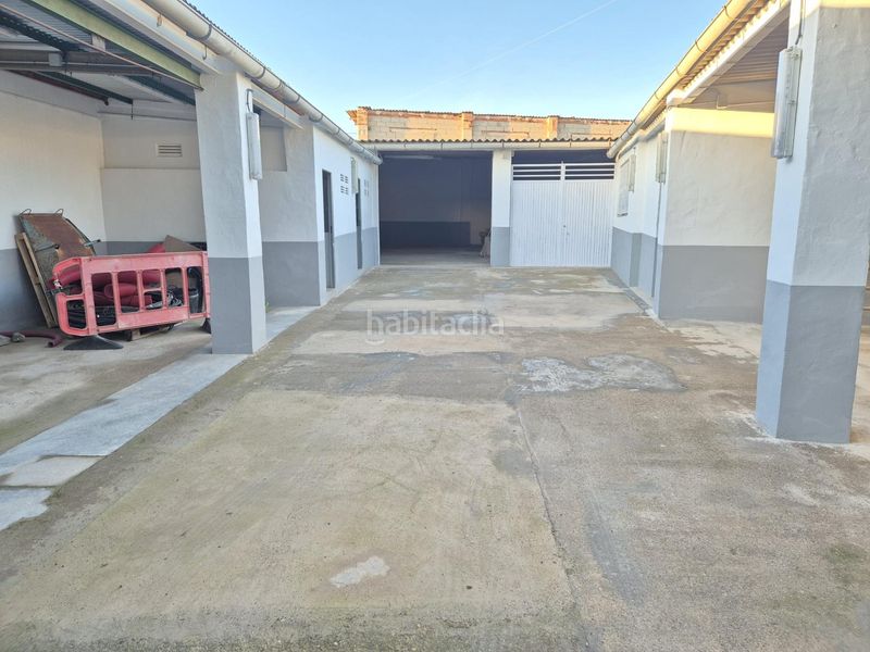 Foto c68ae2c2-e54b-450d-bada-6991da3b16cb. Nau industrial a Parque de la Bombilla Llíria