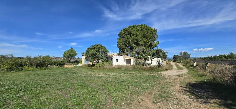 Foto e2b819f8-cf83-48c1-a804-28aef9af17c0. Masia a Santa Bárbara Llíria