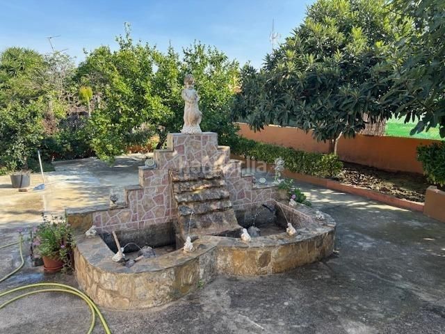 Foto 1a455a1f-f5f9-421d-a8b6-adb3bcb28637. Xalet amb piscina a Vilamarxant