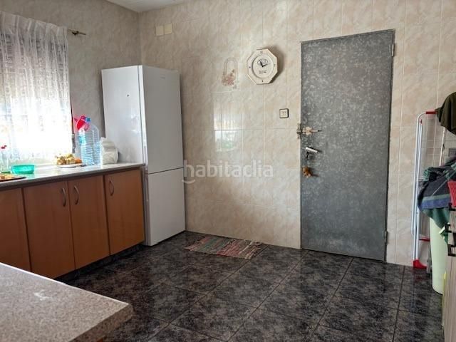 Foto 95cca884-2dd1-4404-b73a-f99a97e08949. Xalet amb piscina a Vilamarxant