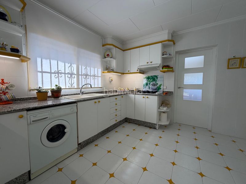 Foto a76fbda0-553b-4765-85ec-6078d9ba5a62. Xalet amb aparcament piscina a Urbanizaciones Llíria