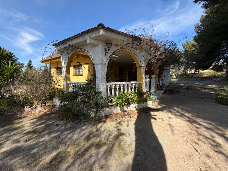 Foto f380a04a-2a42-4007-a05c-41d4db2c3b34. Xalet amb aparcament piscina a Urbanizaciones Llíria