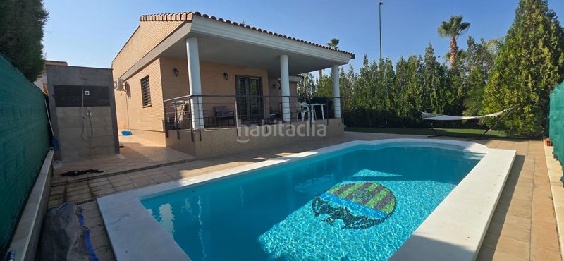 Foto 9aad1931-24ce-45c3-9b00-c0a9e4181e35. Xalet amb calefacció piscina a Urbanizaciones Llíria