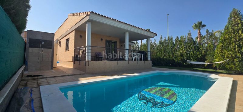 Foto ab526b28-52ae-4bf3-8826-42889ad49996. Xalet amb calefacció piscina a Urbanizaciones Llíria