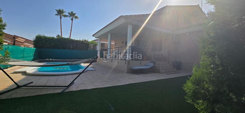 Foto d031a4aa-c7fc-4041-9954-40c7fe49f614. Xalet amb calefacció piscina a Urbanizaciones Llíria