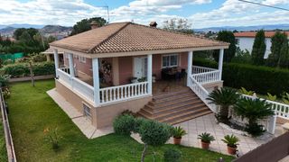 Chalet in Urbanizaciones. Chalet en lliria