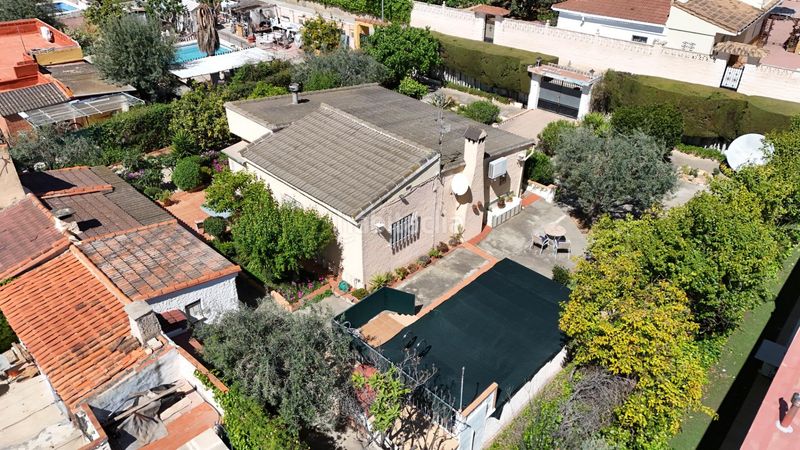 Foto 761d92f5-391f-4c5b-acba-eba35d6fa891. Xalet amb piscina a Urbanizaciones Llíria