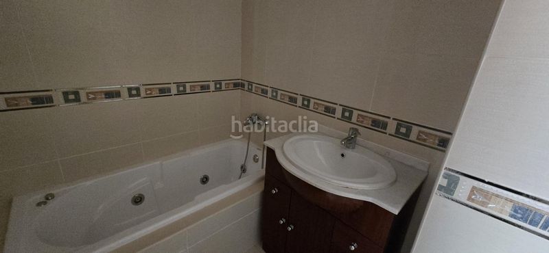 Foto 60f9b94d-be21-49ee-910d-ad94107285ac. Pis amb aparcament a Vilamarxant