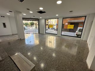 Miete Geschäftsraum in Casco Antiguo. Local comercial en venta o alquiler en lliria