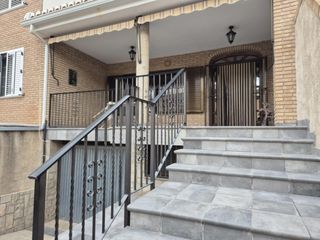 Maison jumelée à Parque de la Bombilla. Casa en venta lliria