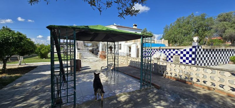 Foto fc39b20c-6bdd-4abc-9c0e-efee9a016927. Xalet amb piscina a Santa Bárbara Llíria