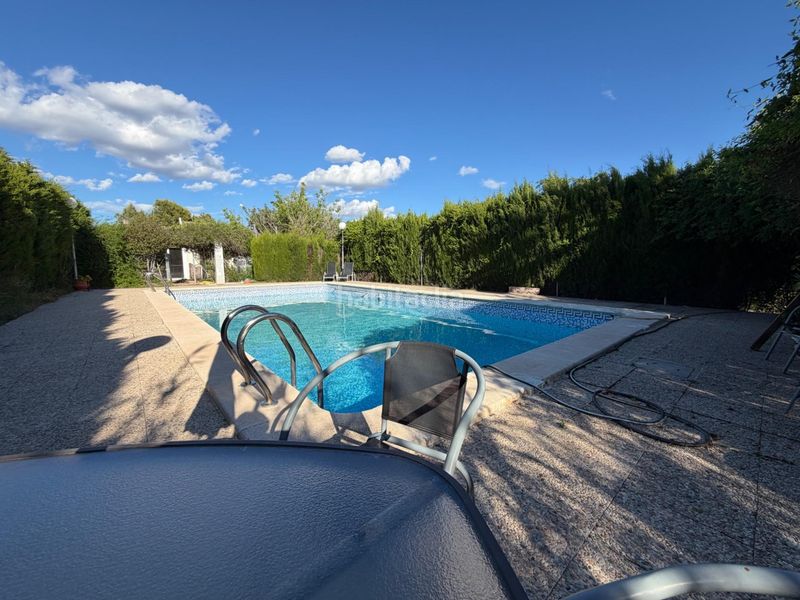 Foto a9041ce3-fb29-4d26-a7ab-dd56f90650bf. Xalet amb aparcament piscina a Vilamarxant