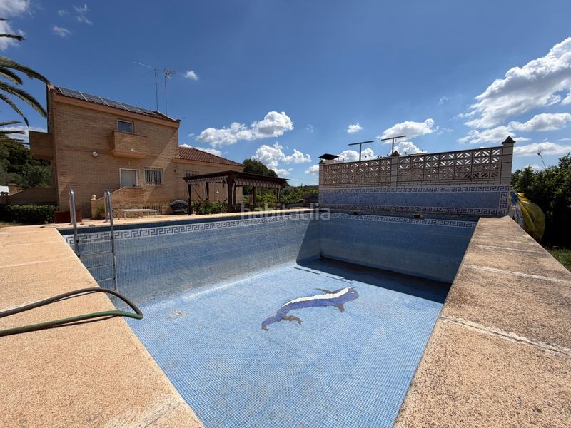 Foto 74d43552-0d9a-4a67-9868-065dec08b089. Xalet amb calefacció aparcament piscina a Urbanizaciones Llíria