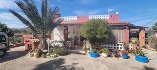 Xalet a Casinos. Chalet en venta casinos.