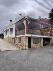 Chalet in Santa Bárbara. Chalet en venta lliria
