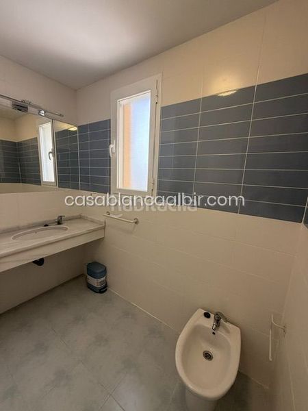 Foto 174b425d-70af-4b08-bf53-24e83b15f1bc. Apartament amb aparcament piscina a Via Parque Benidorm
