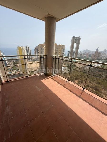 Foto 51531f5b-4764-484c-83d8-c9d884d3b118. Apartament amb aparcament piscina a Via Parque Benidorm