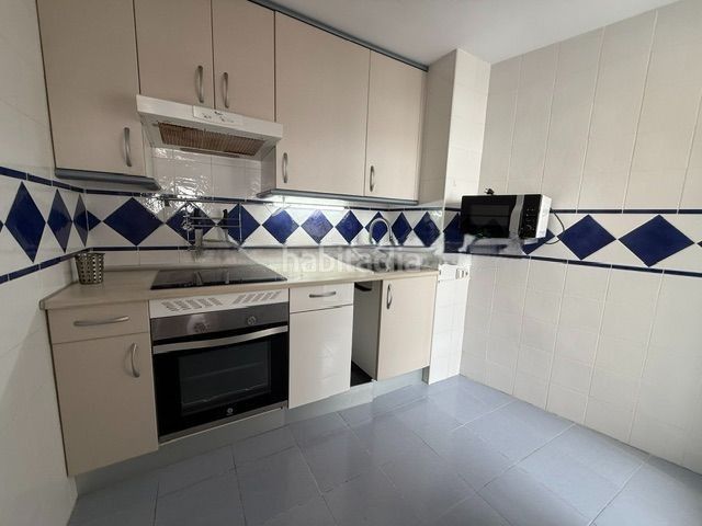 Foto a56ec55f-96a8-4b7f-bf49-4a44a9ec54bb. Apartament amb aparcament piscina a Via Parque Benidorm